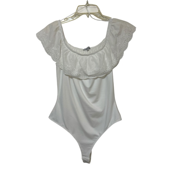 iris Tops - IRIS Off-White Eyelet Embroidered Off the Shoulder Ruffle Bodysuit Size Large